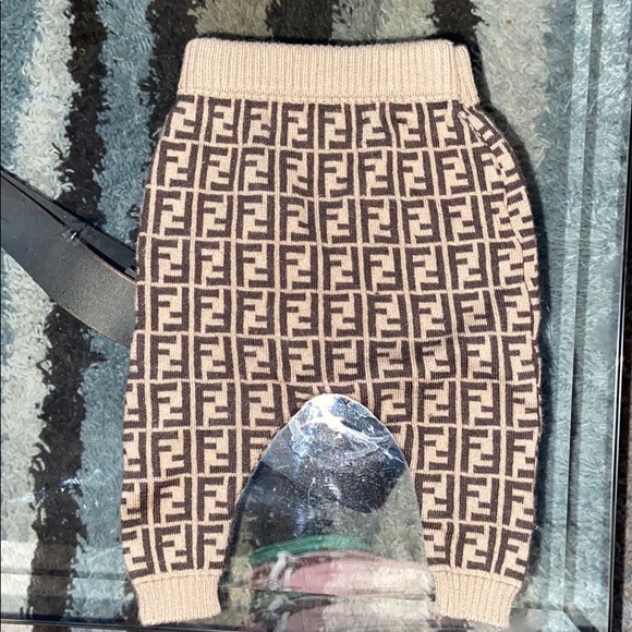 Fendi - Picture 1 of 2